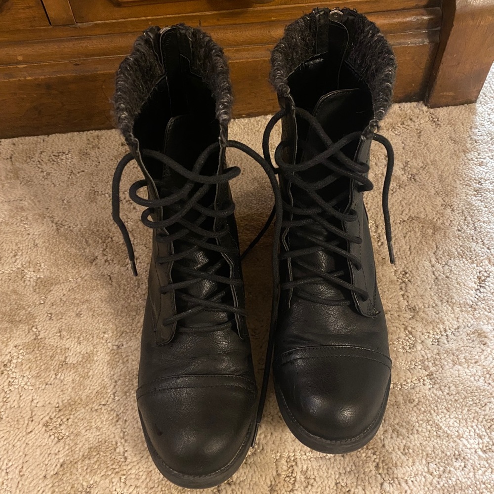 Size 7 Combat Boots